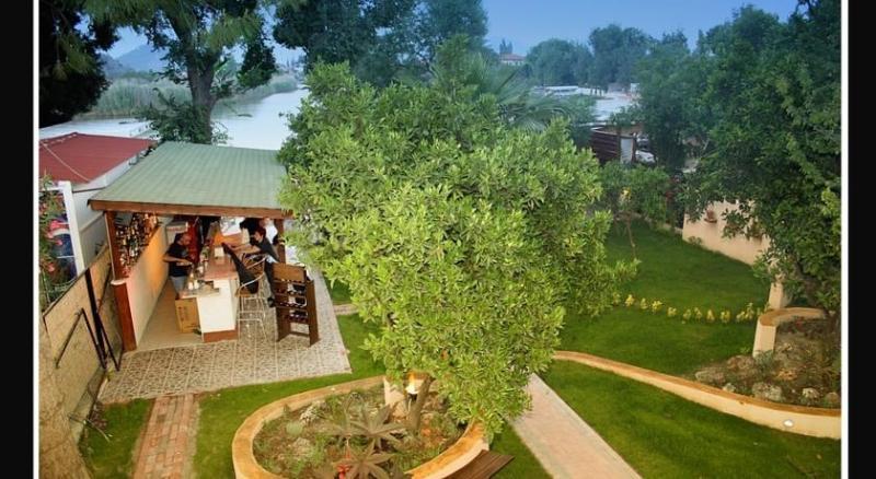 Longhouse Inn Hotel ダルヤン エクステリア 写真
