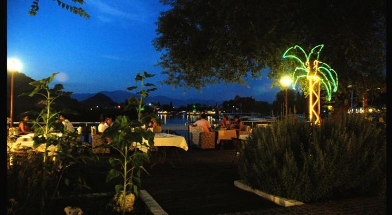 Longhouse Inn Hotel ダルヤン エクステリア 写真