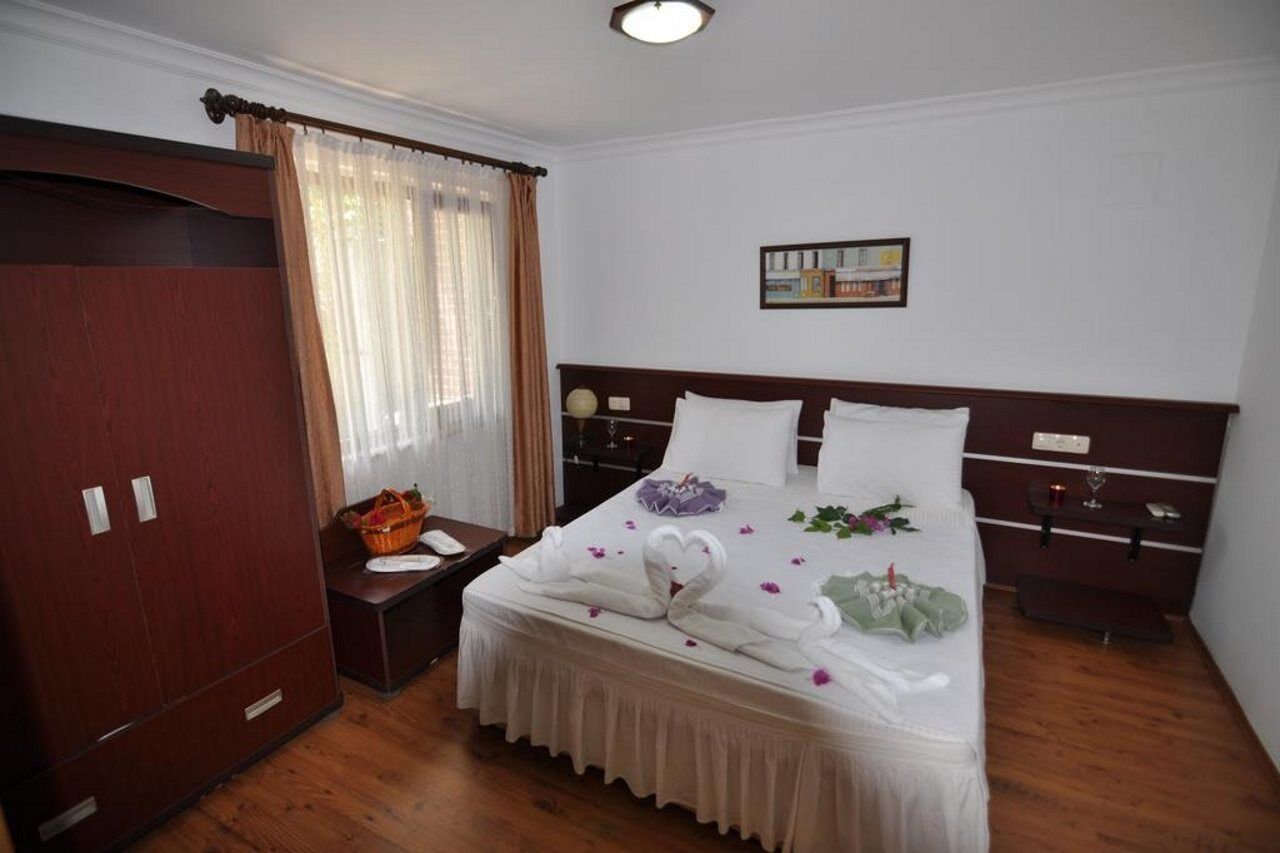 Longhouse Inn Hotel ダルヤン エクステリア 写真